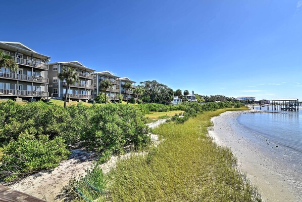 Apartment (2 Bedrooms) | Interior - Beachfront Cedar Key Condo w/ Pool, Spa & Views! (Cedar Key)
