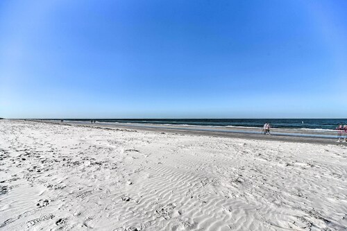 Indian Rocks Beach Home - 2 Blocks to Beach!