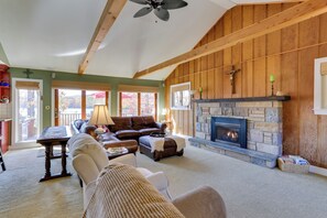 Interior - Ski, Swim & Relax: Waterfront Haven on Pines Lake! (Pocono Lake)