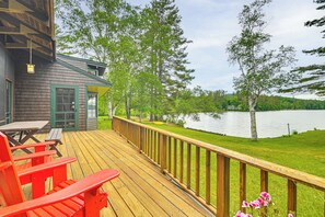 Interior - Lakefront Escape w/ Deck & Kayaks in Lovell! (Lovell)
