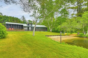 Interior - Lakefront Escape w/ Deck & Kayaks in Lovell! (Lovell)