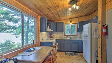 House (2 Bedrooms) | Private kitchen