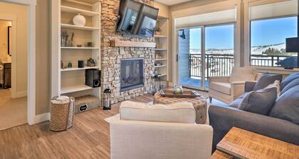 Condo w/ View - 1 Block to Main St - 4 Mi to Ski!