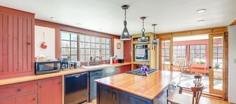 Charming Lovell Farmhouse - 17 Acres w/ Mtn Views!