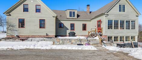 House (4 Bedrooms) | Front of property