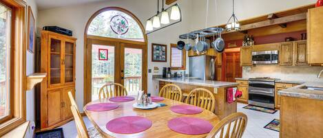 المنشأة من الداخل