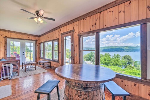 Watkins Glen Lakeview Cottage w/ Waterfall!