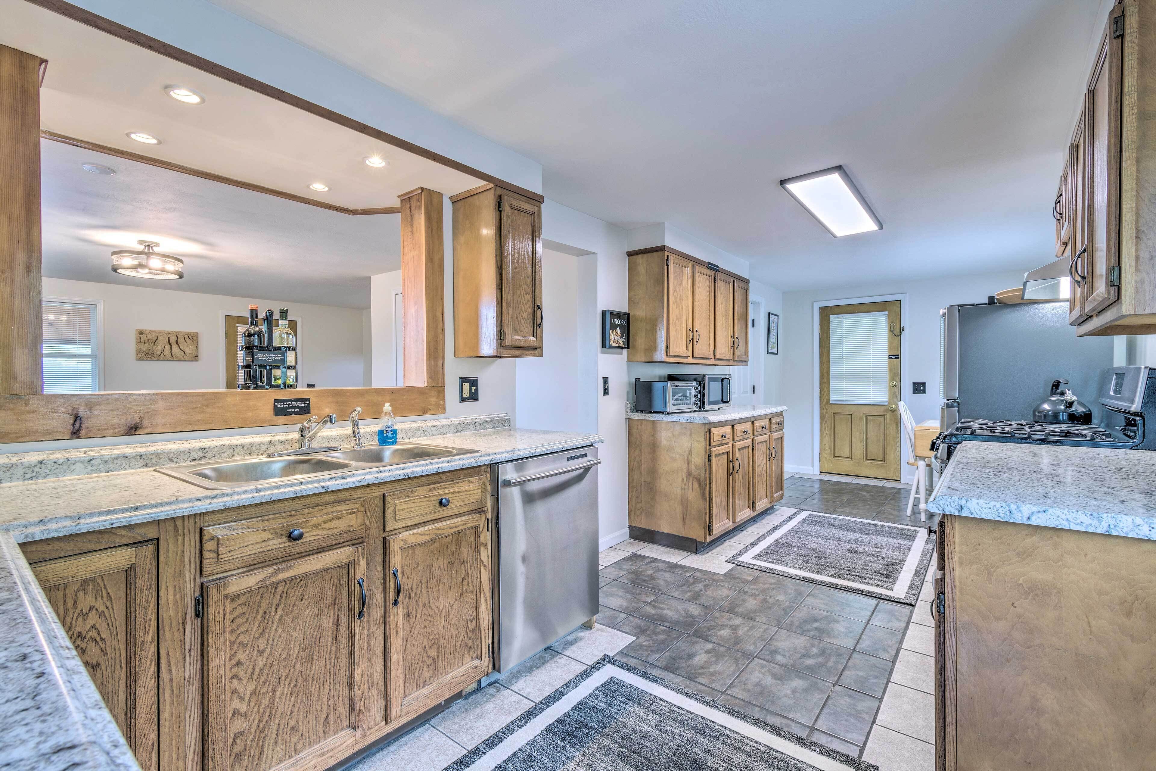 House (3 Bedrooms) | Interior