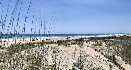 Beachfront Nags Head Condo w/ Private Balcony!