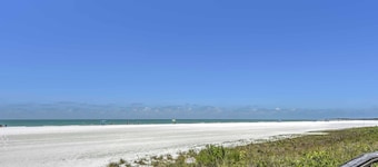 Marco Island Condo w/ Patio: Steps to Beach Access