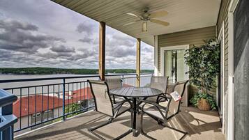 Apartment (3 Bedrooms) | Front of property