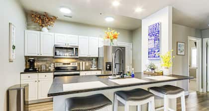 Pool Access + Private Deck: Lake Ozark Retreat