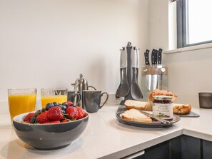 Cottage | Dining