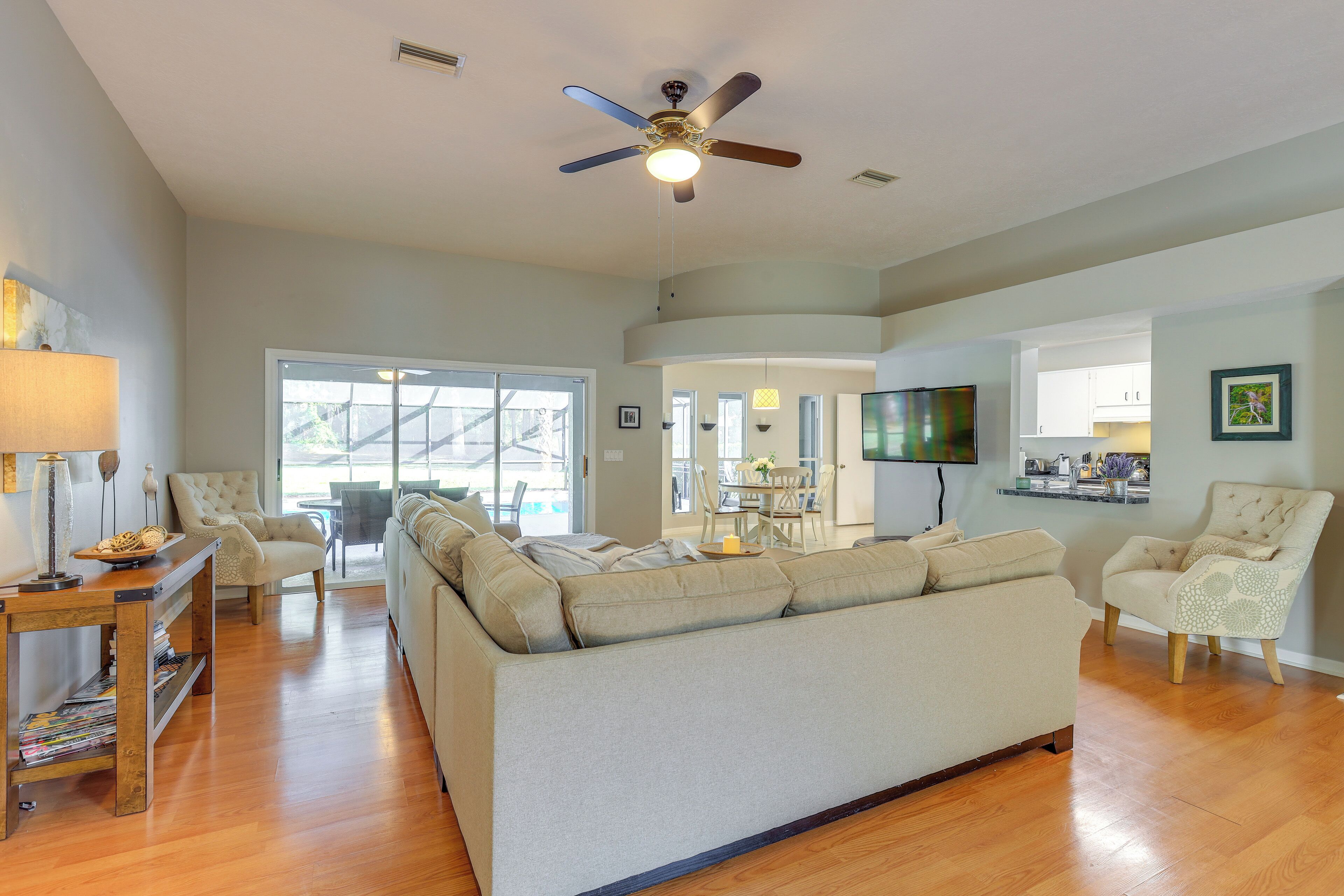 House (3 Bedrooms) | Interior