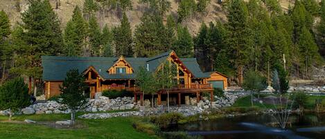 Maison (Multiple Bedrooms) | Façade de lâhĂ©bergement