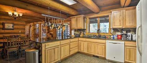 Casa (Multiple Bedrooms) | Parte interna