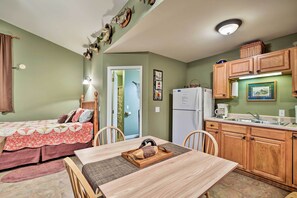 Apartment (0 Bedroom) | Interior