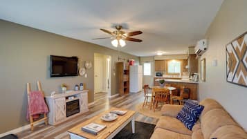 Apartment (2 Bedrooms) | Front of property