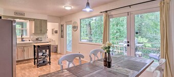 Peaceful Pisgah Forest Cottage w/ Fire Pit!