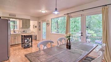 Cottage (2 Bedrooms) | Front of property