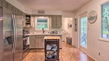 Cottage (2 Bedrooms) | Interior