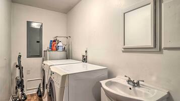 Cottage (2 Bedrooms) | Interior