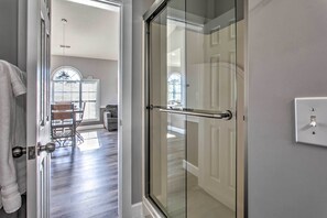 Apartment (2 Bedrooms) | Interior - Pool & Golf Course Views: Myrtle Beach Condo (Myrtle Beach)