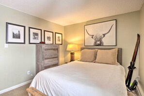 Apartment (2 Bedrooms) | Interior - Walk to Lifts: Main Street Breck Condo w/ Mtn View (Breckenridge)