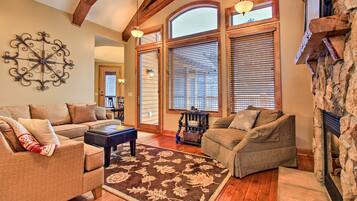 House (4 Bedrooms) | Interior