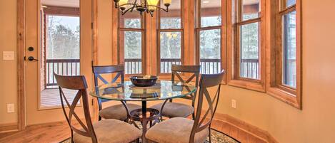 House (4 Bedrooms) | Interior