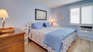 Apartment (1 Bedroom) | Interior - First-floor Brigantine Condo: Steps to Ocean! (Brigantine)