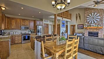 House (4 Bedrooms) | Interior