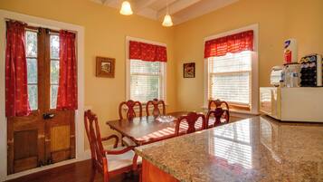 Rumah (2 Bedrooms) | Interior