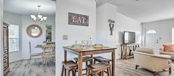 Pet-friendly Home: 10 Mi to Lake Okeechobee!