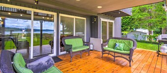 Stunning Hood Canal Getaway w/ Private Deck!