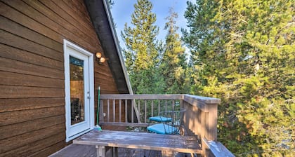 A-frame Mtn Cabin ~ 35 Mi to Yellowstone NP!