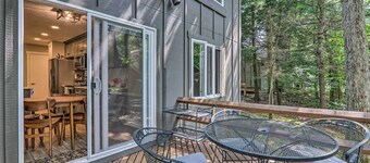 6 Mi to Lake Harmony: Quiet Getaway w/ Deck!