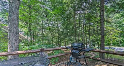 6 Mi to Lake Harmony: Quiet Getaway w/ Deck!