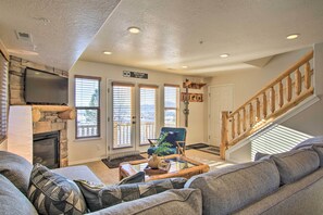 Apartment (3 Bedrooms) | Interior - 2-condo Property w/ Mtn Views by Golf & Ski Resort (Eden)
