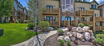 2-condo Property w/ Mtn Views by Golf & Ski Resort