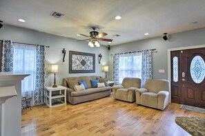 House (5 Bedrooms) | Interior