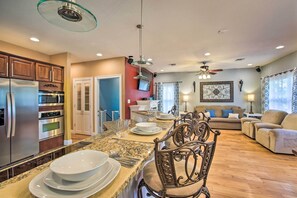 House (5 Bedrooms) | Interior