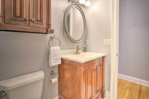 Apartment (1 Bedroom) | Interior - Couples Hub Near Metlife, Walk to Public Transit! (Hoboken)