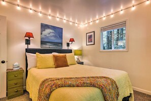 Cottage (3 Bedrooms) | Interior - Boone Cottage w/ Fire Pit & On-site Creek! (Boone)