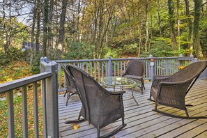 Cottage (3 Bedrooms) | Interior - Boone Cottage w/ Fire Pit & On-site Creek! (Boone)