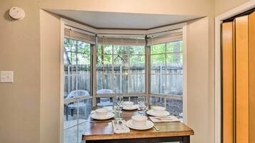 Apartment (2 Bedrooms) | Bahagian dalam