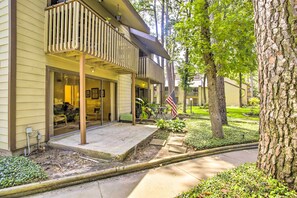 Apartment (1 Bedroom) | Interior - Walden Golf Course Condo Near Lake Conroe! (Montgomery)