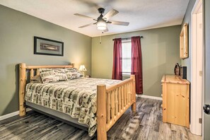 House (2 Bedrooms) | Interior - Renovated Fishing Paradise w/ Private Yard (Flippin)