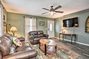 House (2 Bedrooms) | Interior - Renovated Fishing Paradise w/ Private Yard (Flippin)