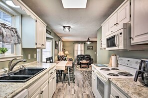 House (2 Bedrooms) | Interior - Renovated Fishing Paradise w/ Private Yard (Flippin)